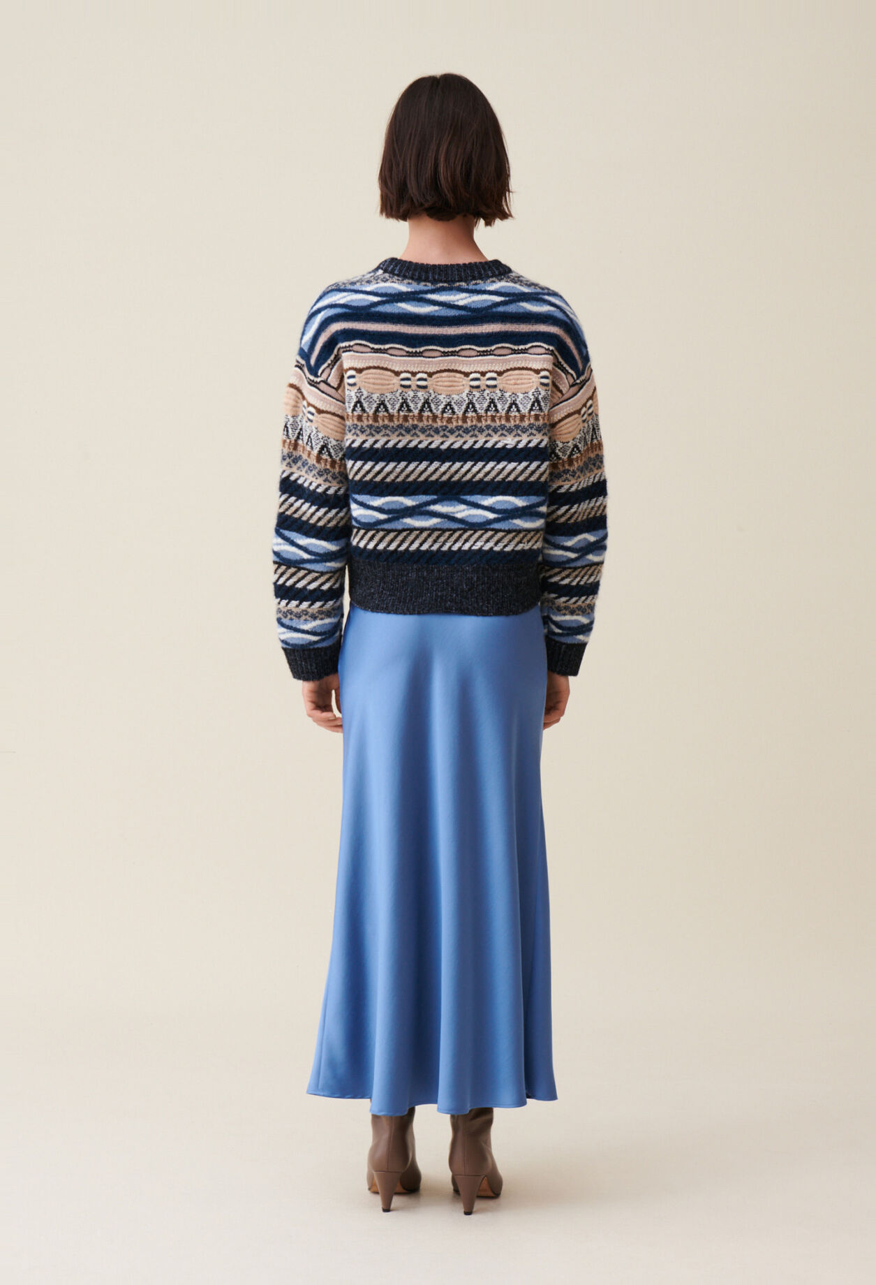Pull court rayures &agrave; motifs