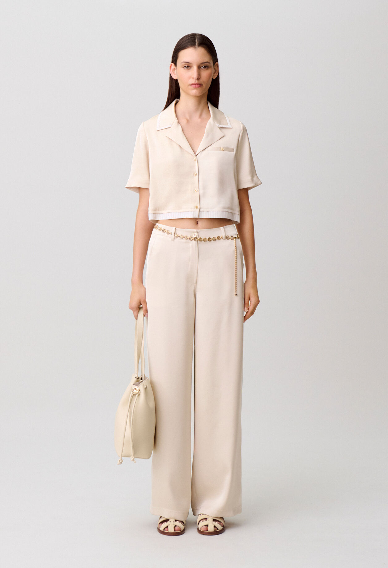 Chemise satin&eacute;e
