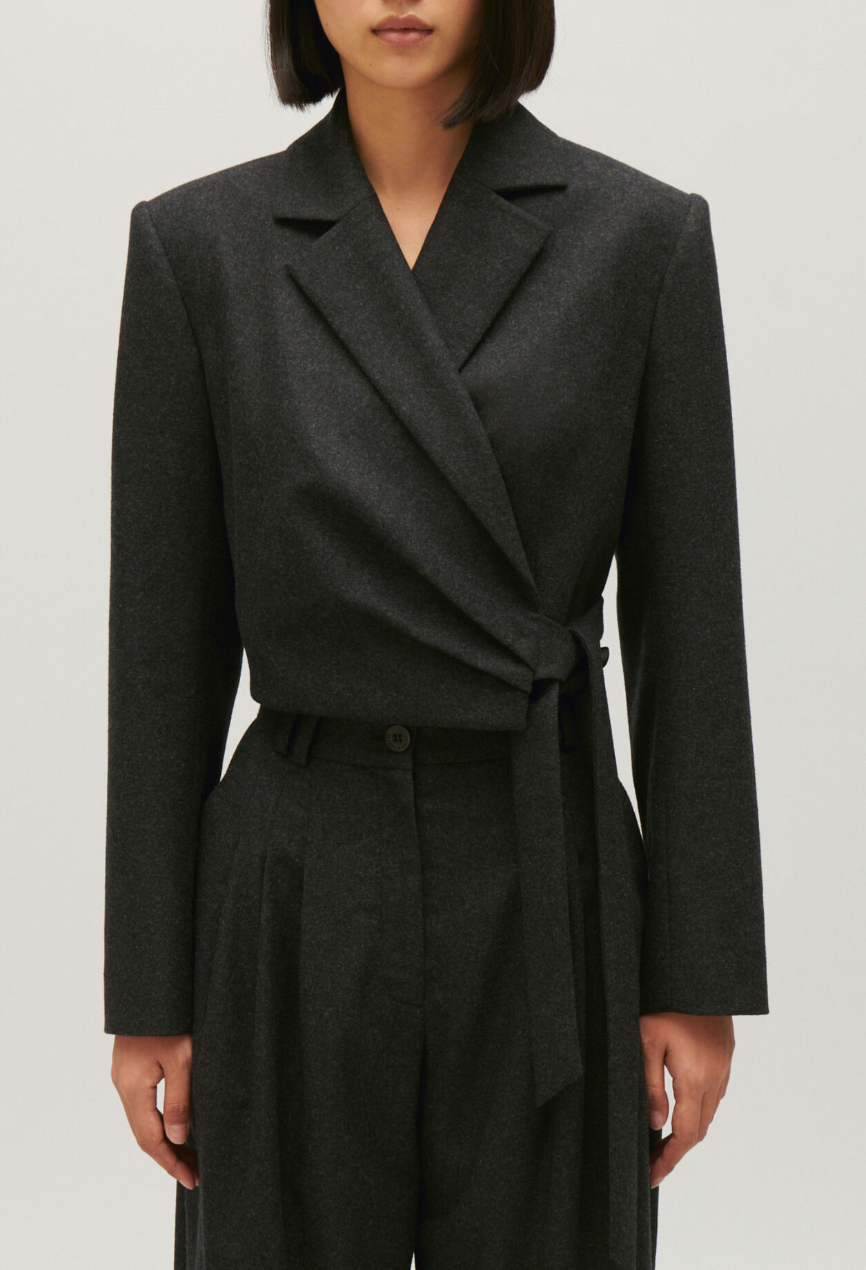 Veste tailleur courte gris chiné