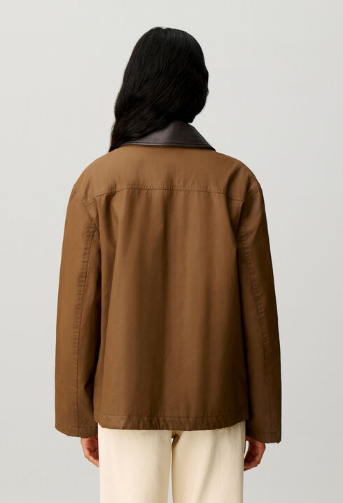 Parka courte cir&eacute;e