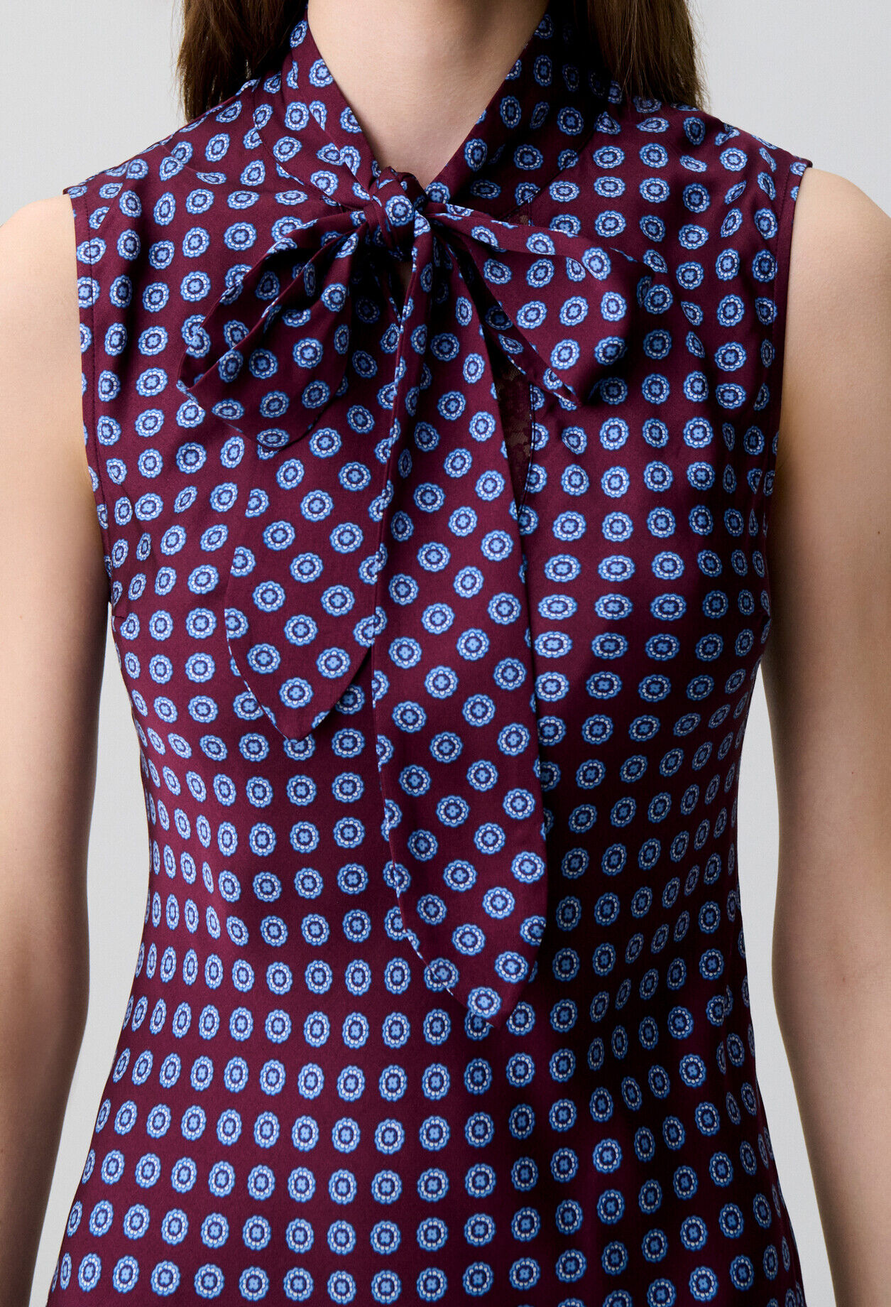 Robe fluide longue dentelle