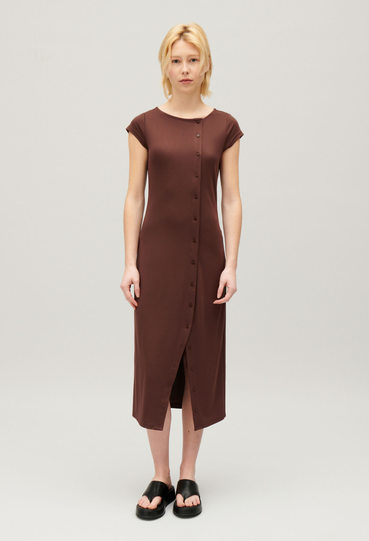 Robe midi boutonnée 2025