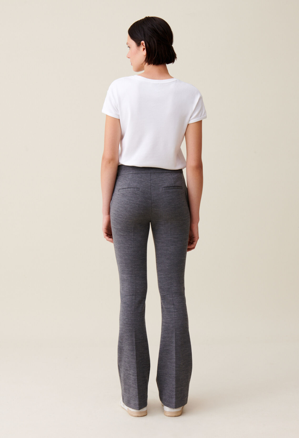 Pantalon flare près du corps gris 