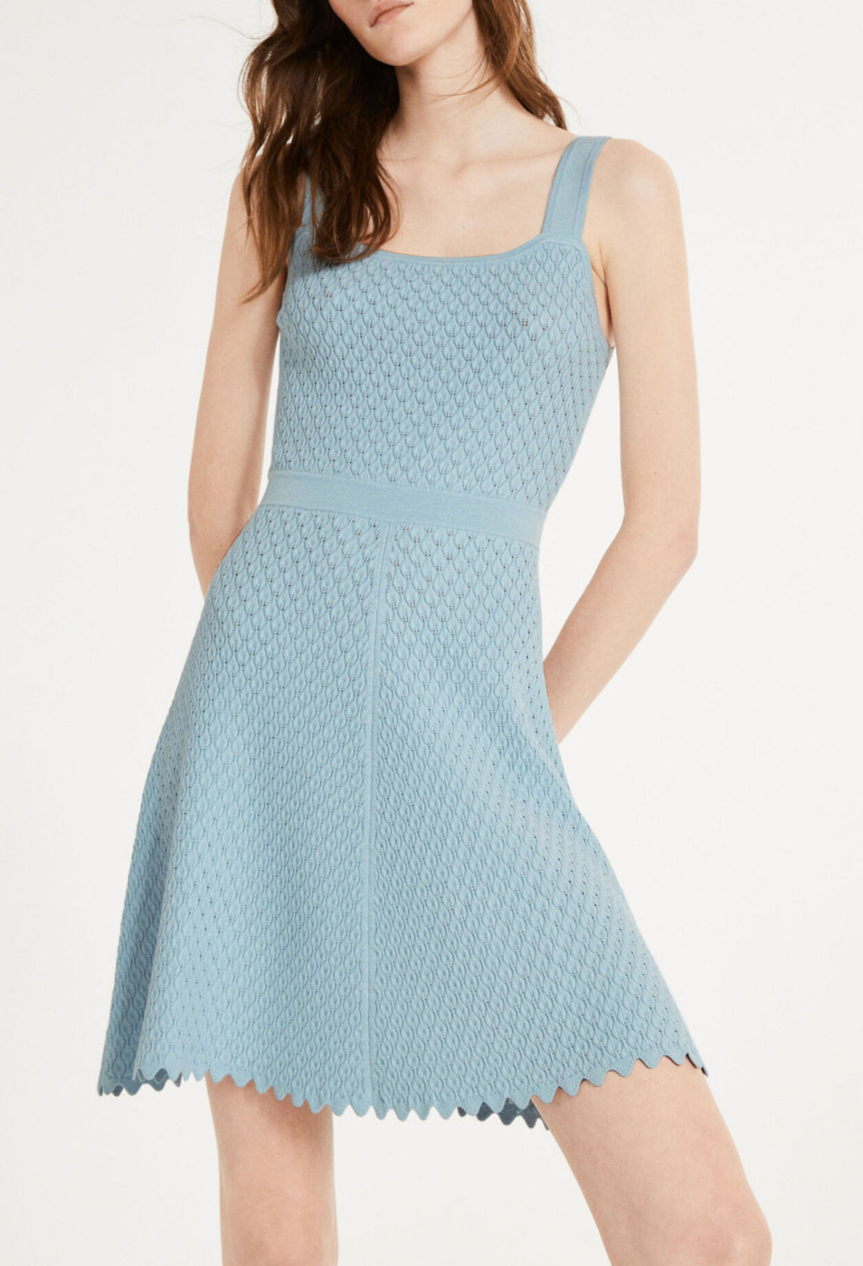 Robe courte évasée