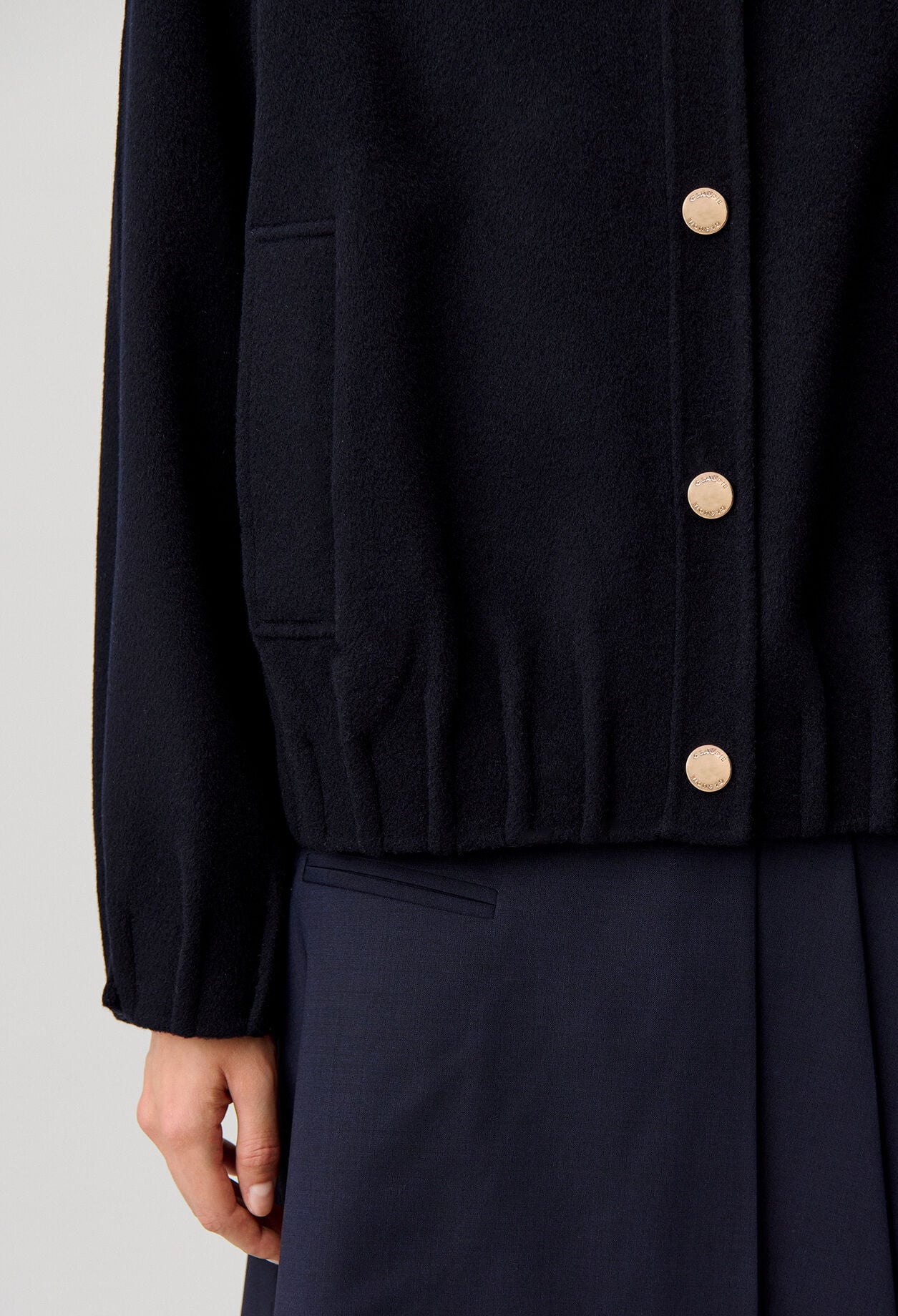 Blouson large pressions dor&eacute;es