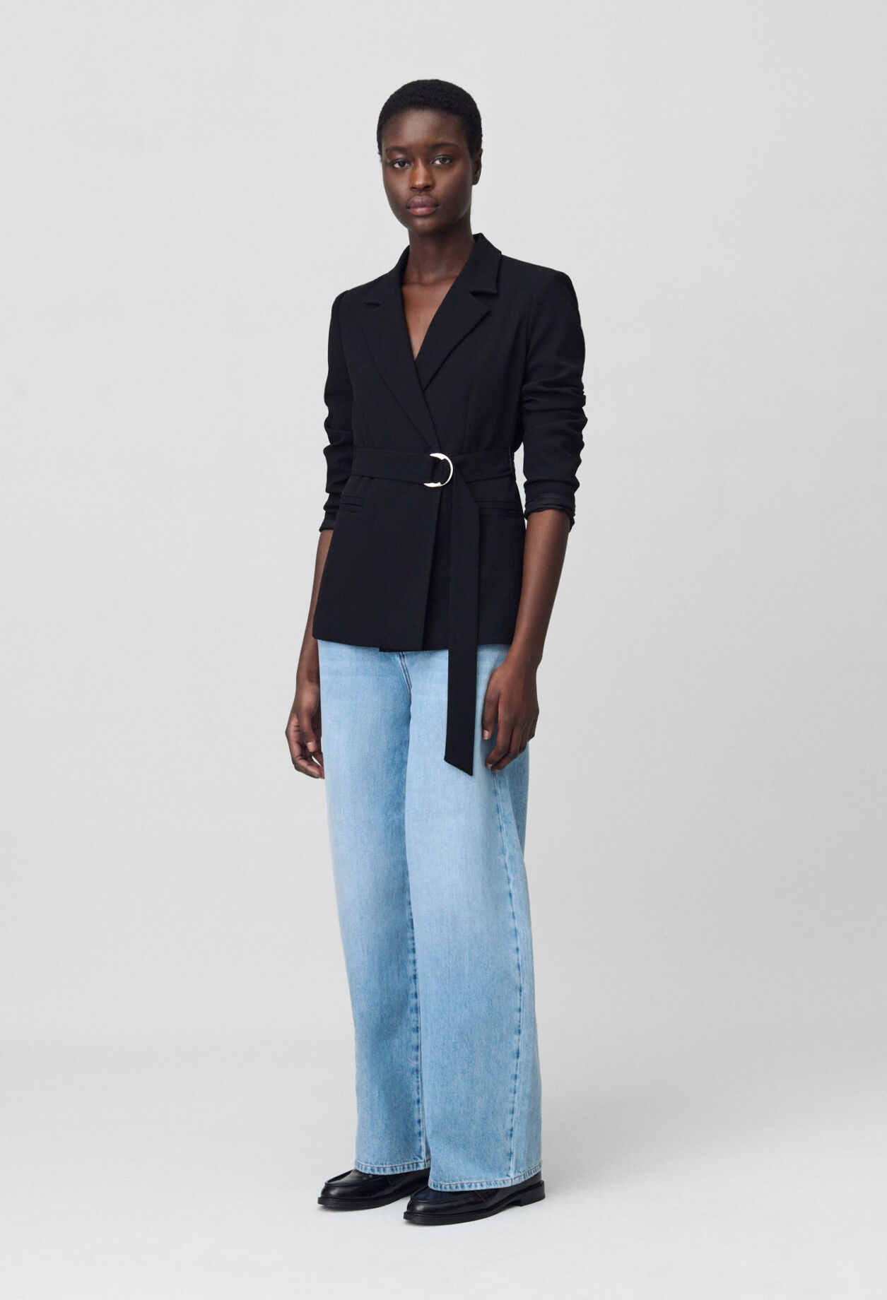 Veste tailleur ceinturée