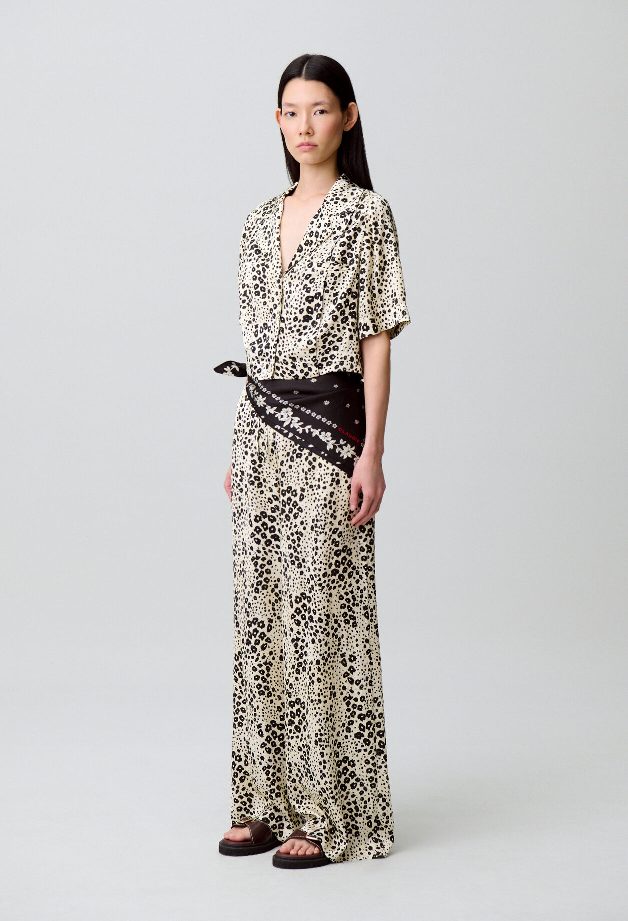 Chemise satin imprim&eacute; l&eacute;opard