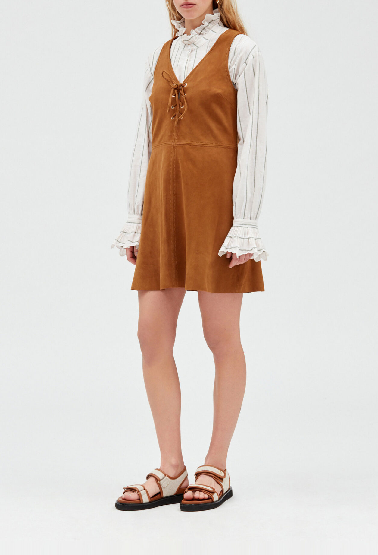 Robe en cuir suede