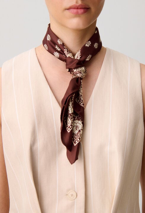Foulard carr&eacute; imprim&eacute;