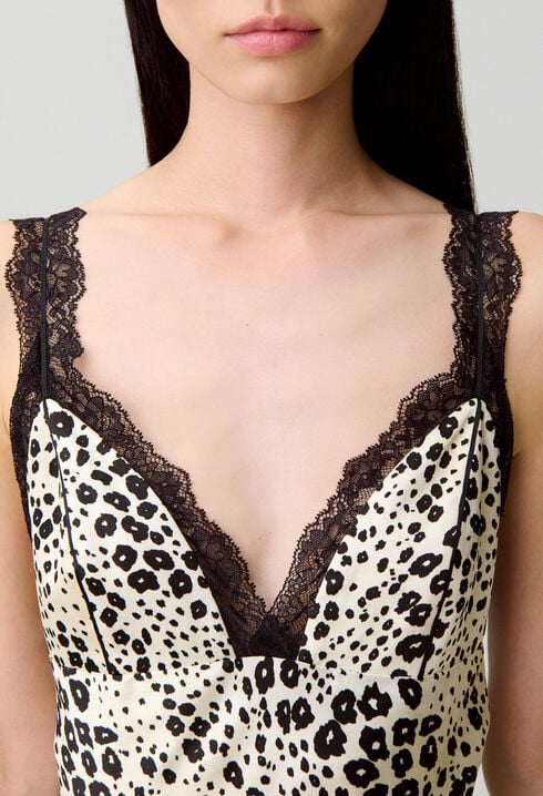 Robe satin imprim&eacute; l&eacute;opard