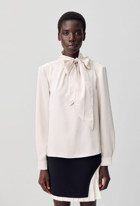 Blouse fluide col lavallière