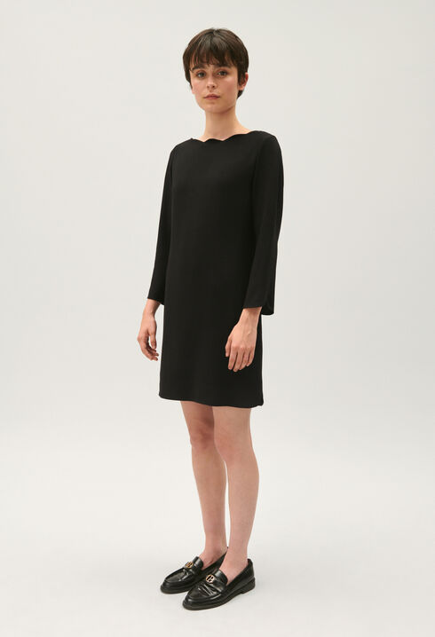 Robe noire courte