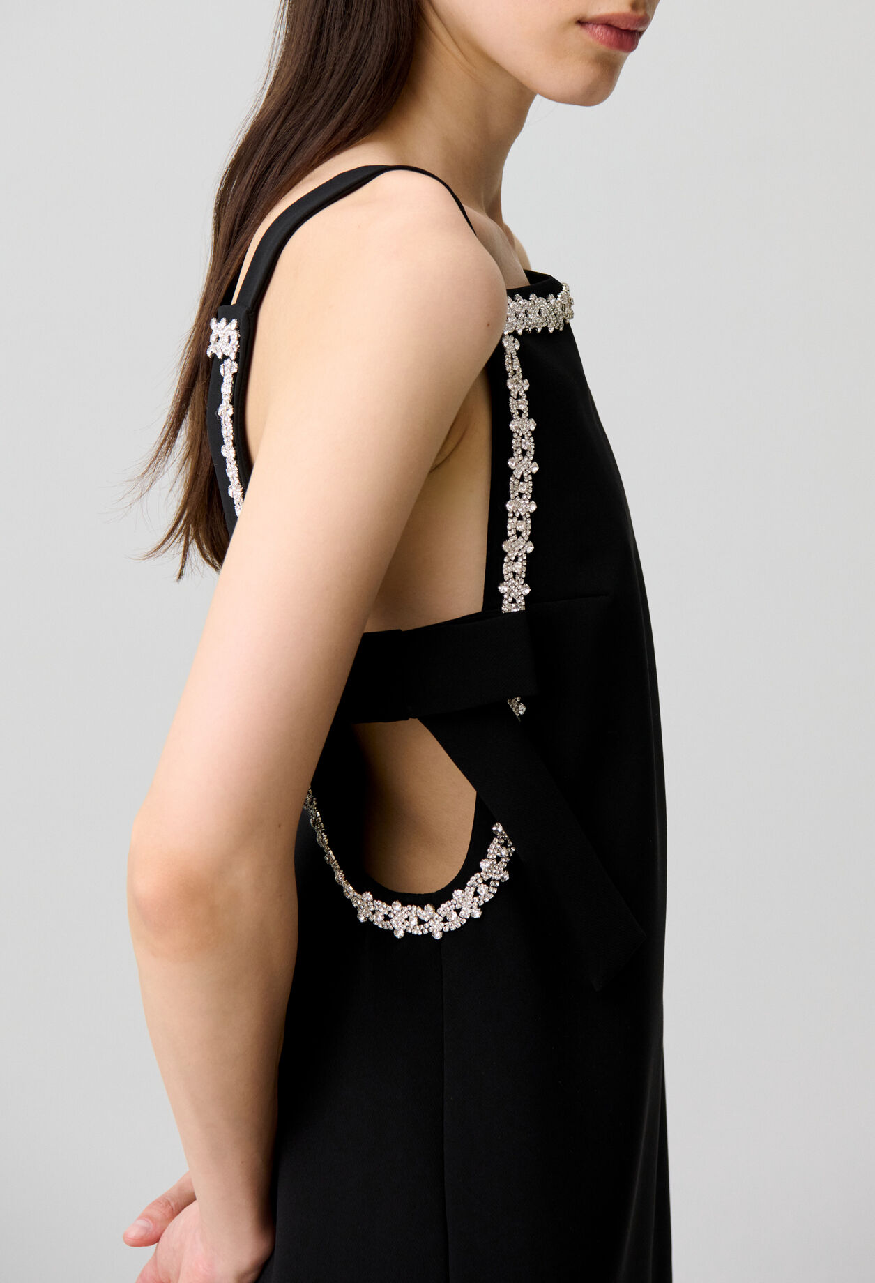 Robe droite ajust&eacute;e n&oelig;uds