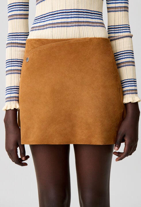 Jupe mini su&egrave;de