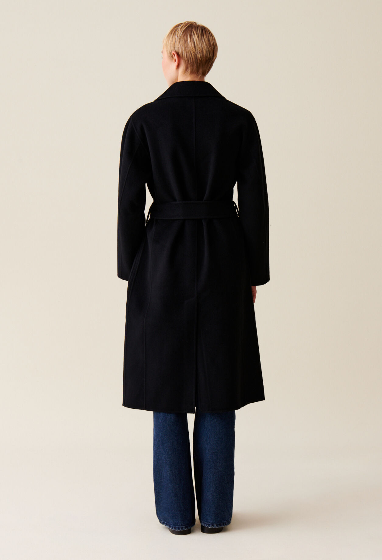 Manteau long ceinturé noir