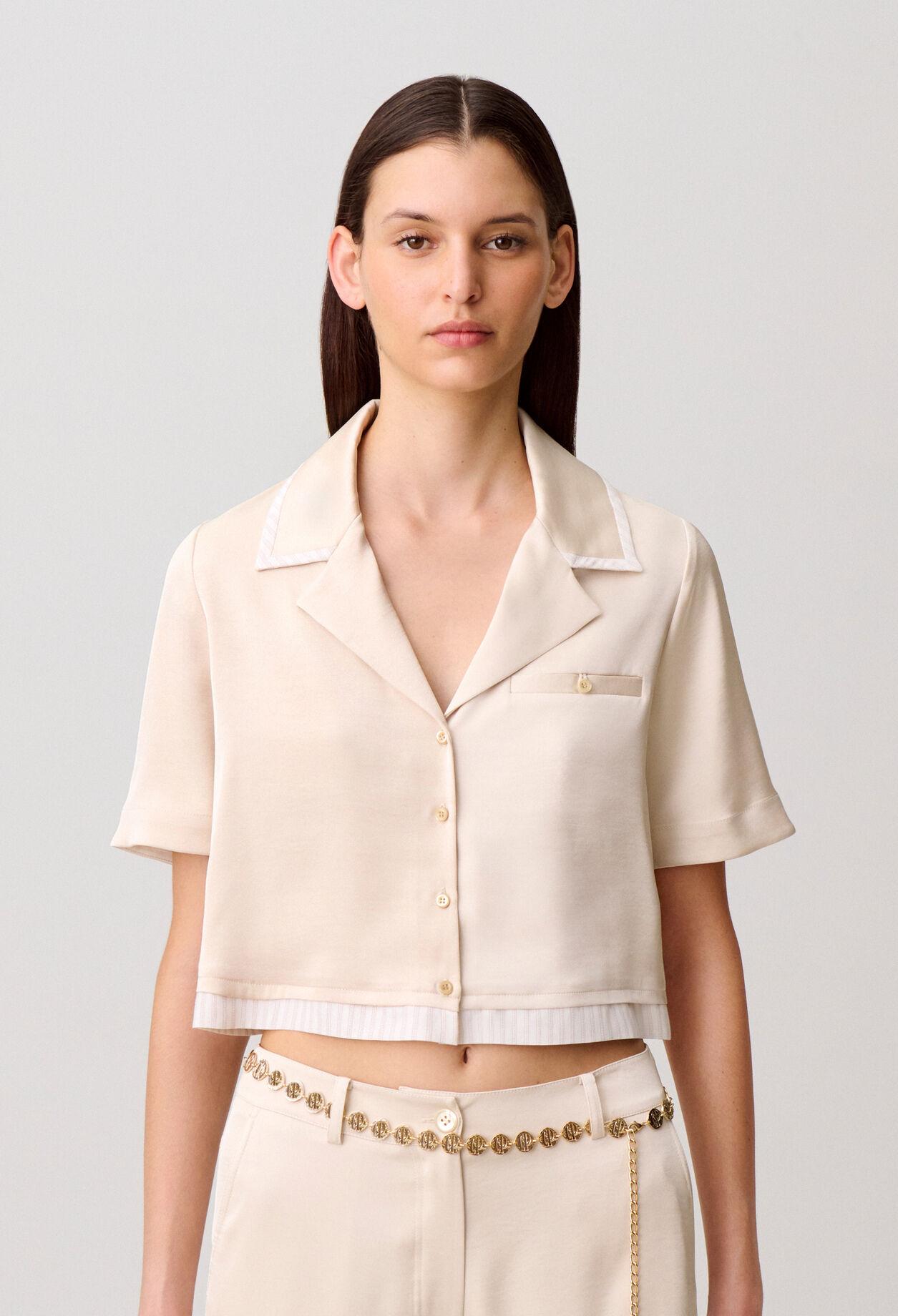 Chemise satin&eacute;e