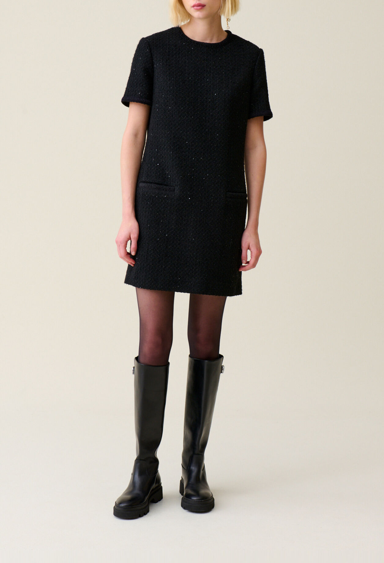 Robe noire courte tweed