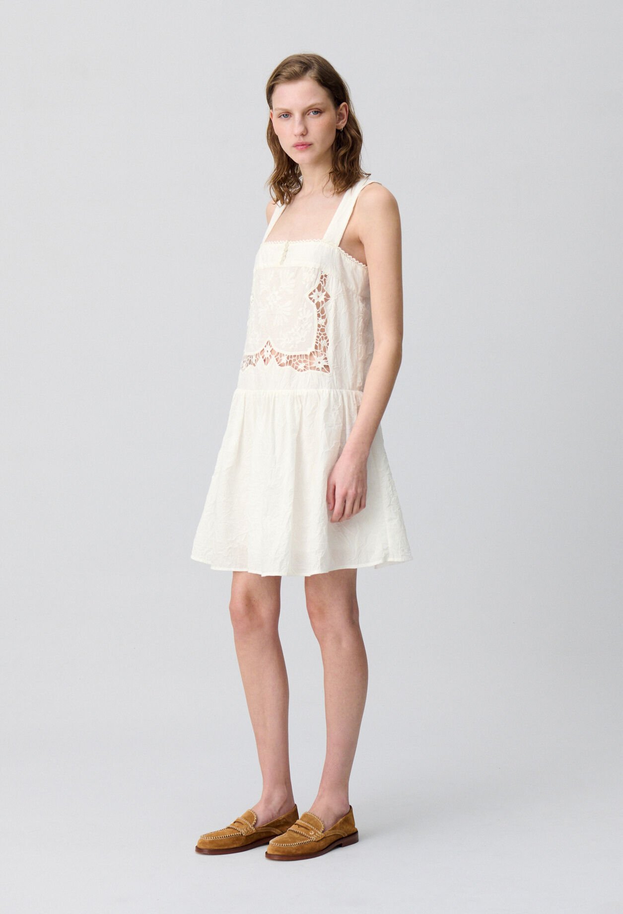 Robe courte buste brodé