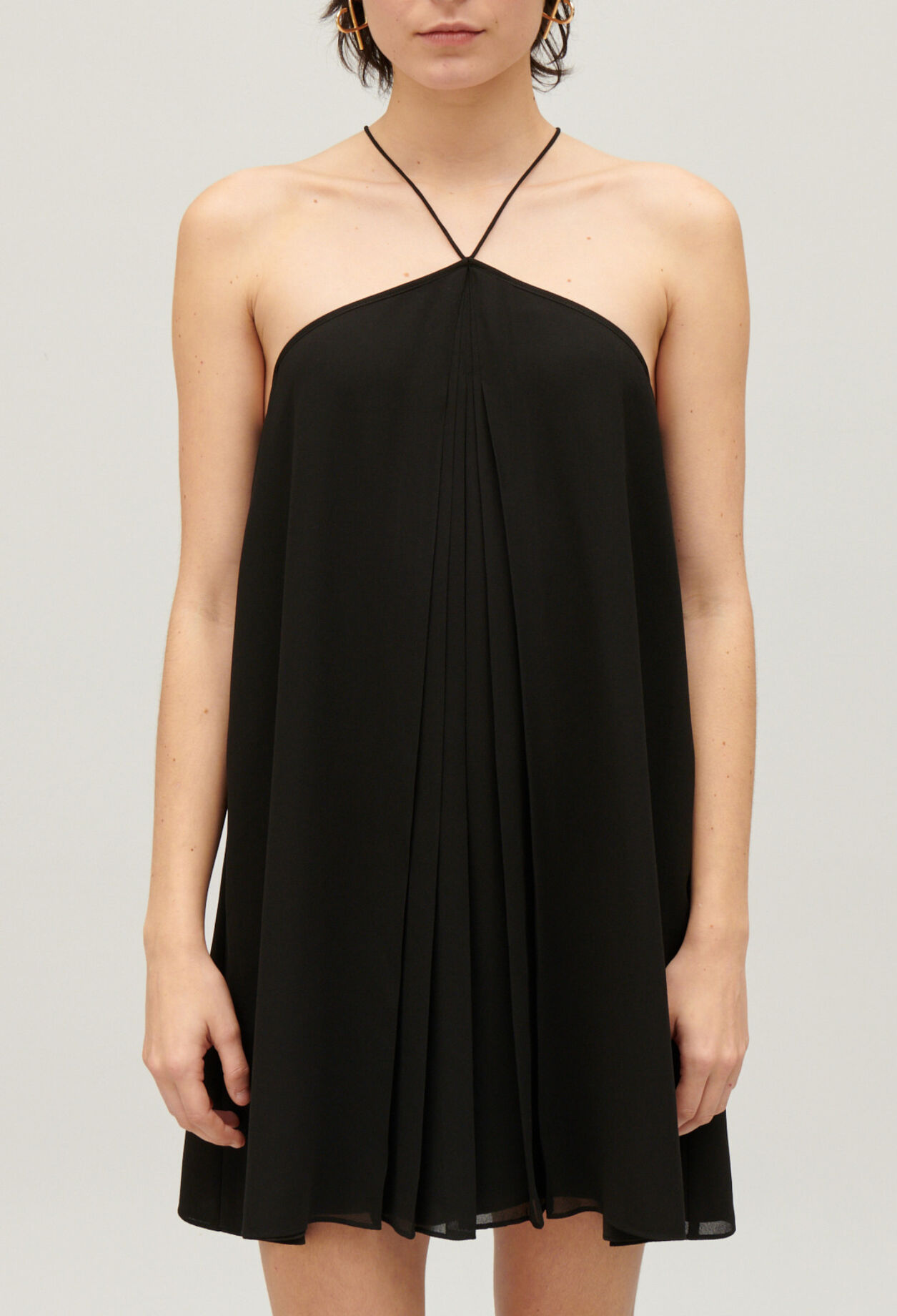 Robe courte plissée noire