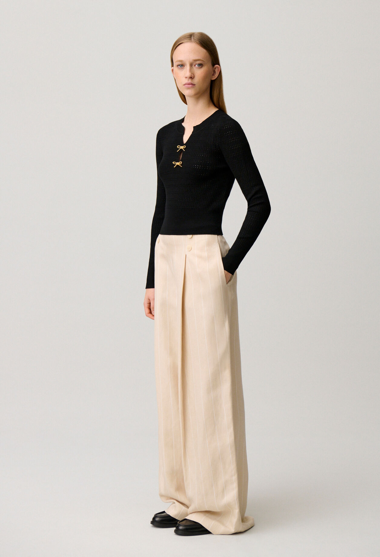 Pull maille fine noeuds