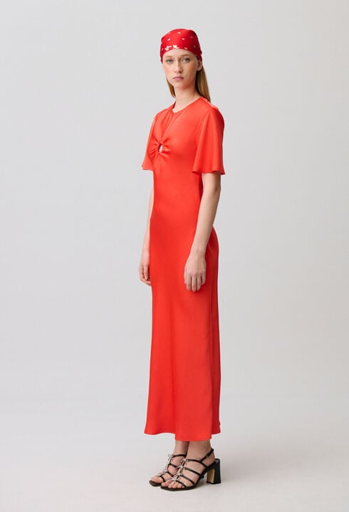 Robe longue satin&eacute;e