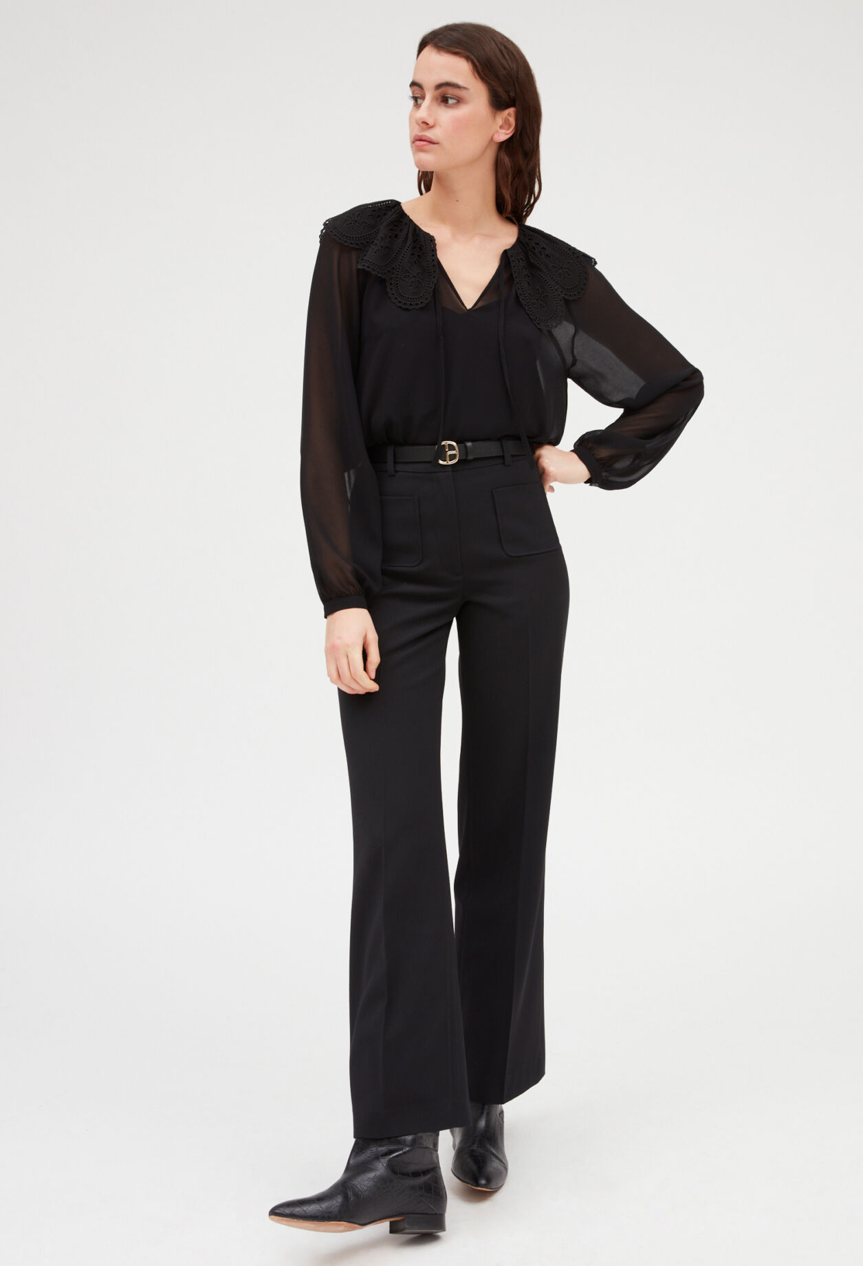 Blouse noire large col