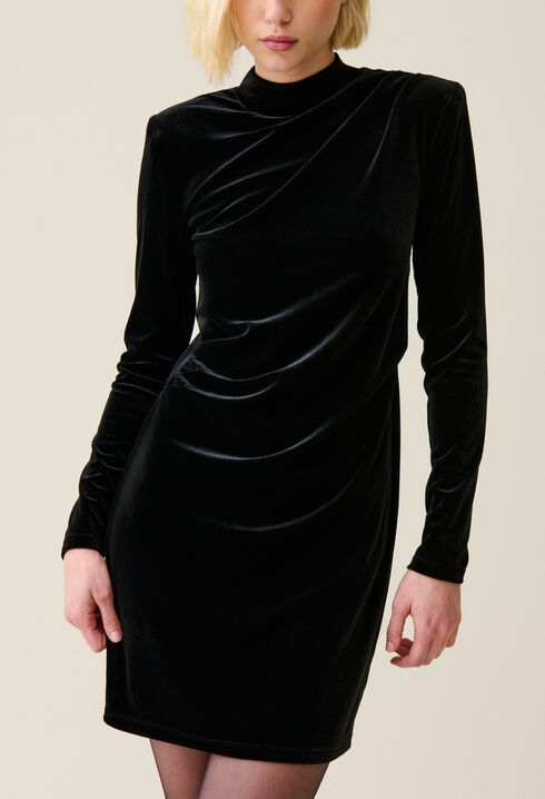 Robe courte cintrée velours noir
