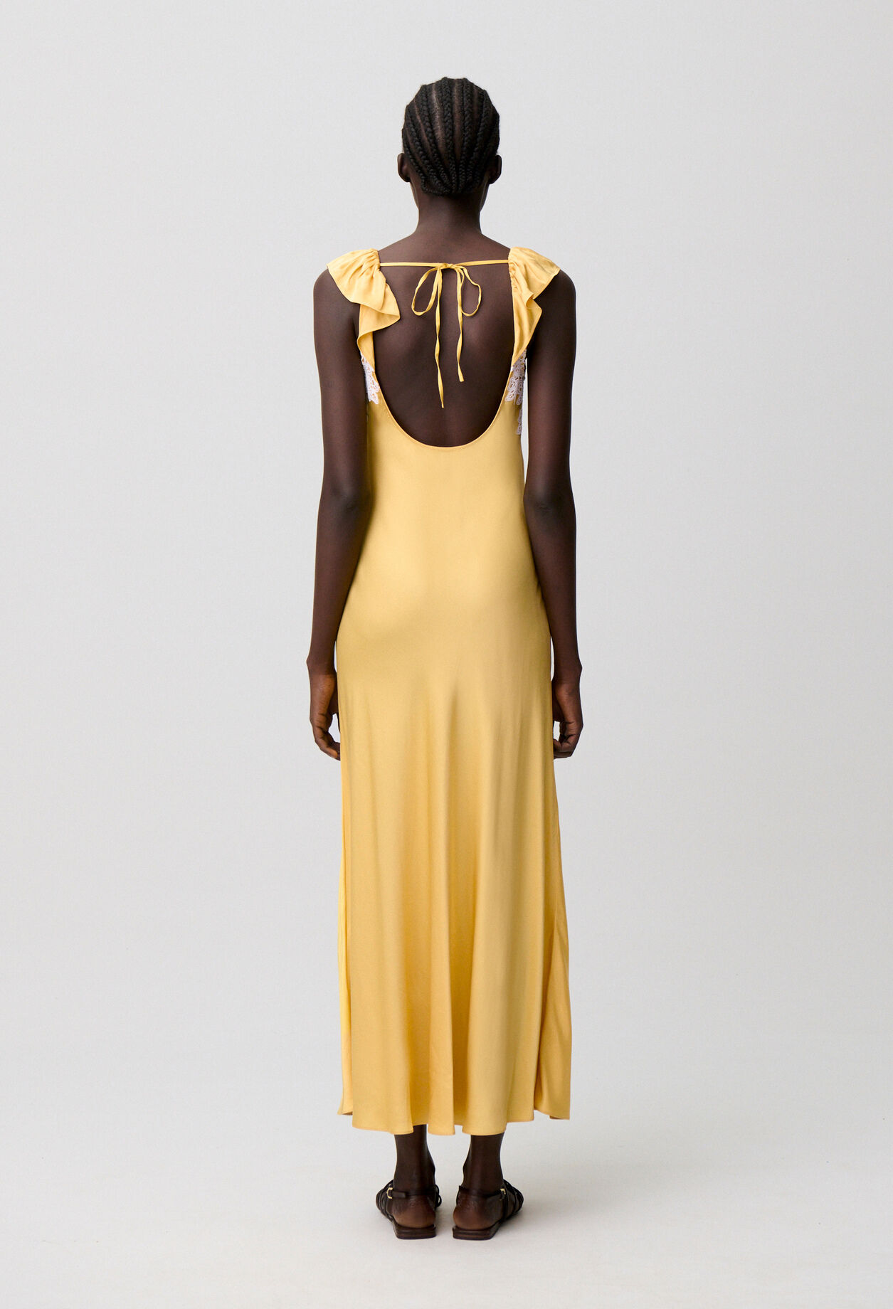 Robe satin dentelle