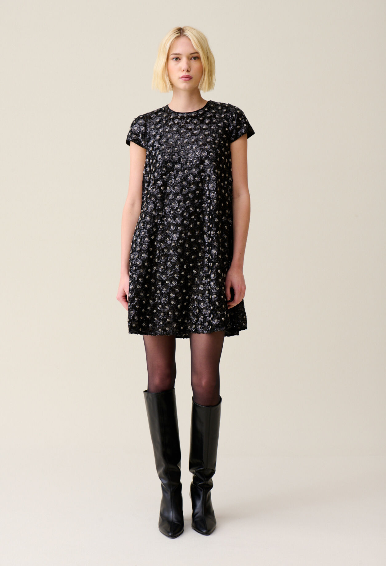 Robe courte babydoll brodée