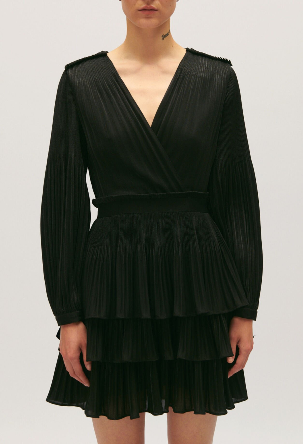 Robe courte plissée noire