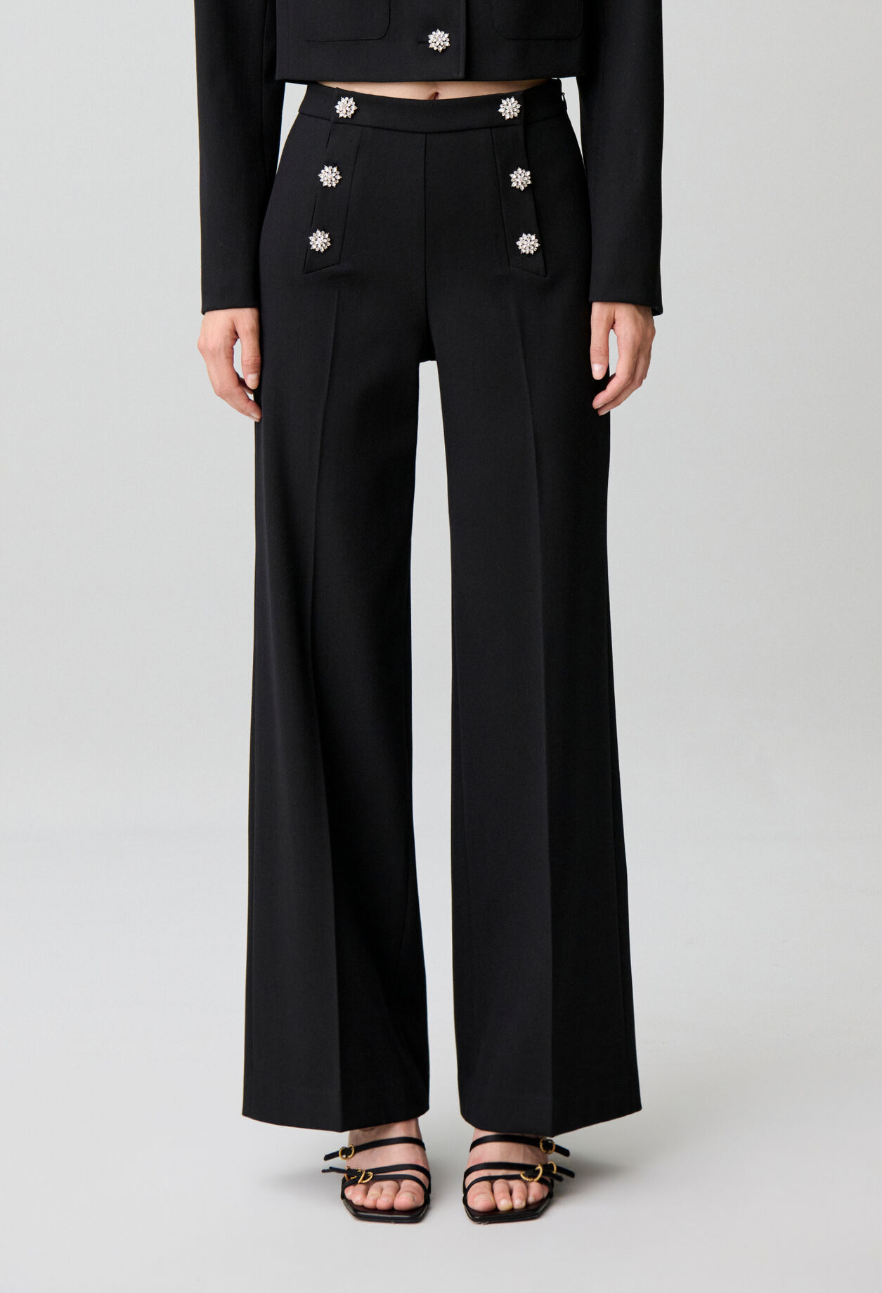 Pantalon jambes droites boutons bijoux