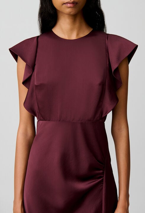 Robe longue satin&eacute;e fendue