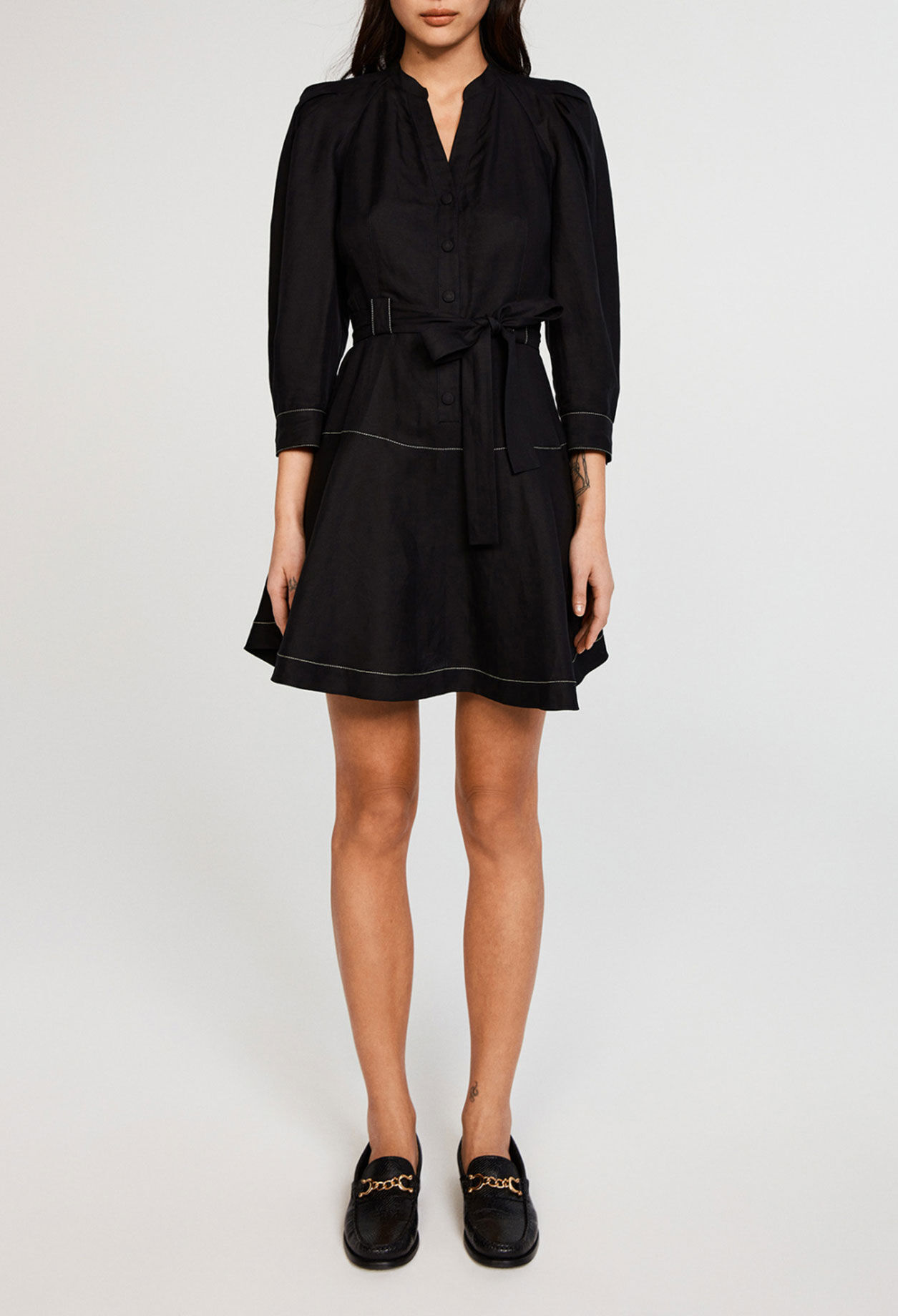 Robe courte cintrée