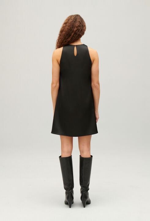 Robe courte boutonn&eacute;e noire