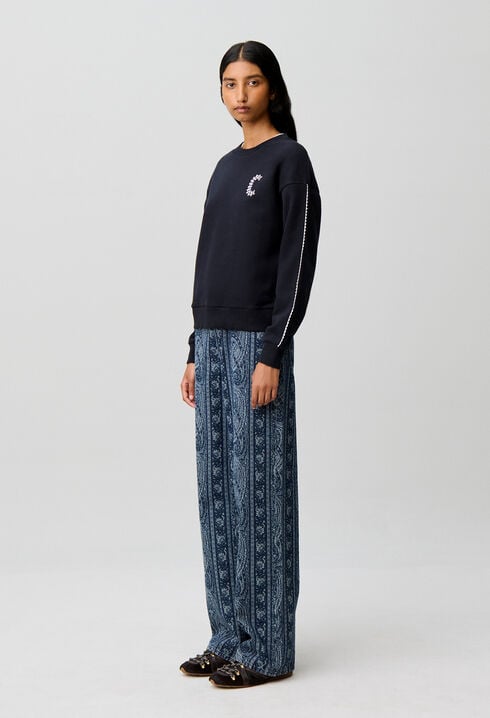 Sweatshirt coton organique broderie C