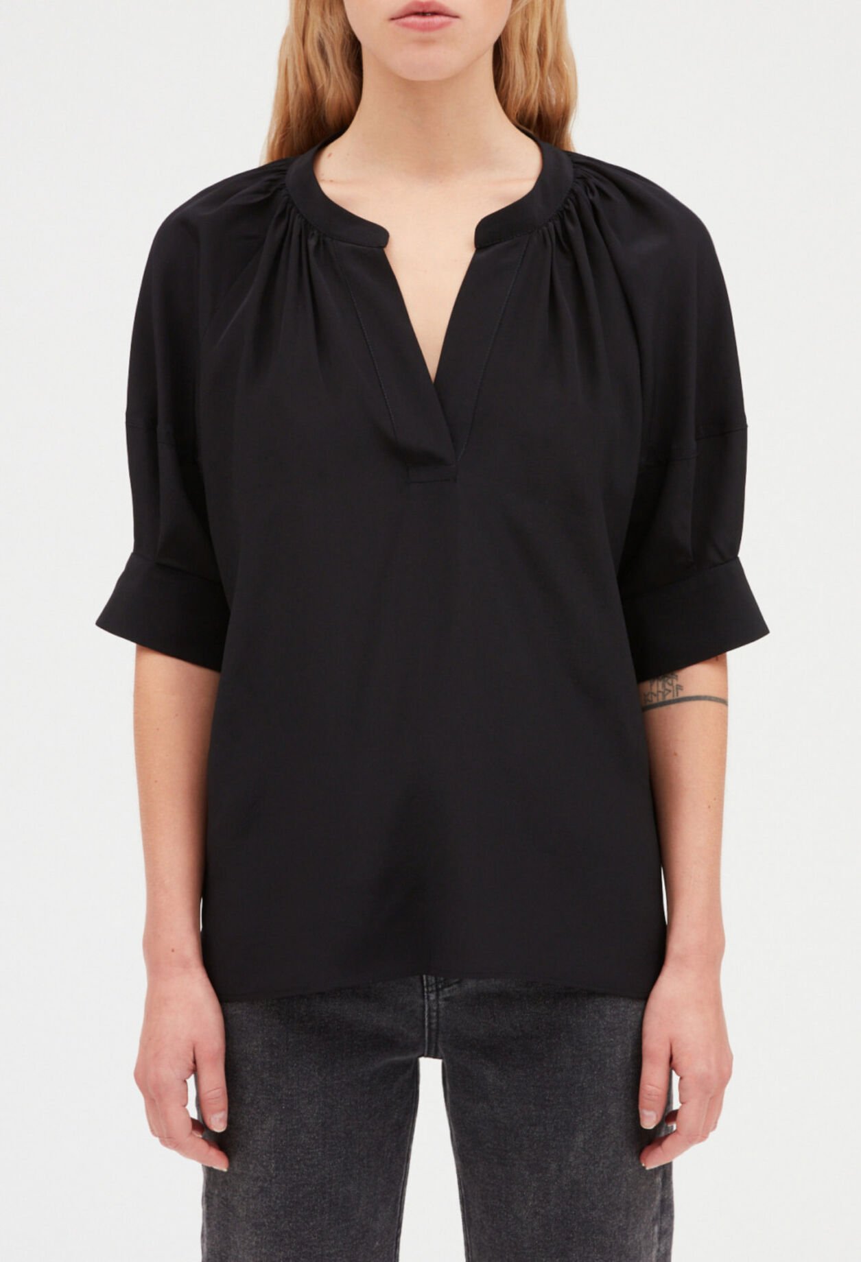 Blouse noire manches courtes soie