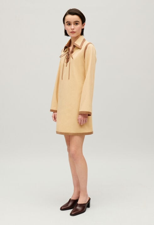 Robe courte lacée beige