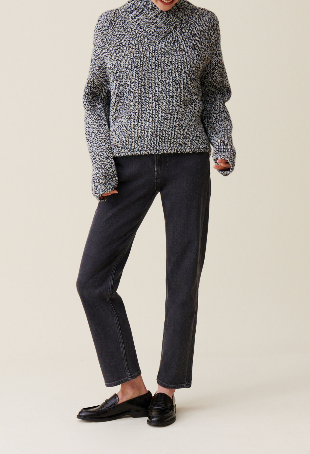 Pull grosse maille col V gris