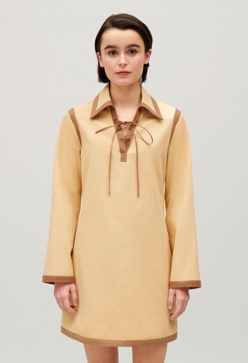 Robe courte lacée beige