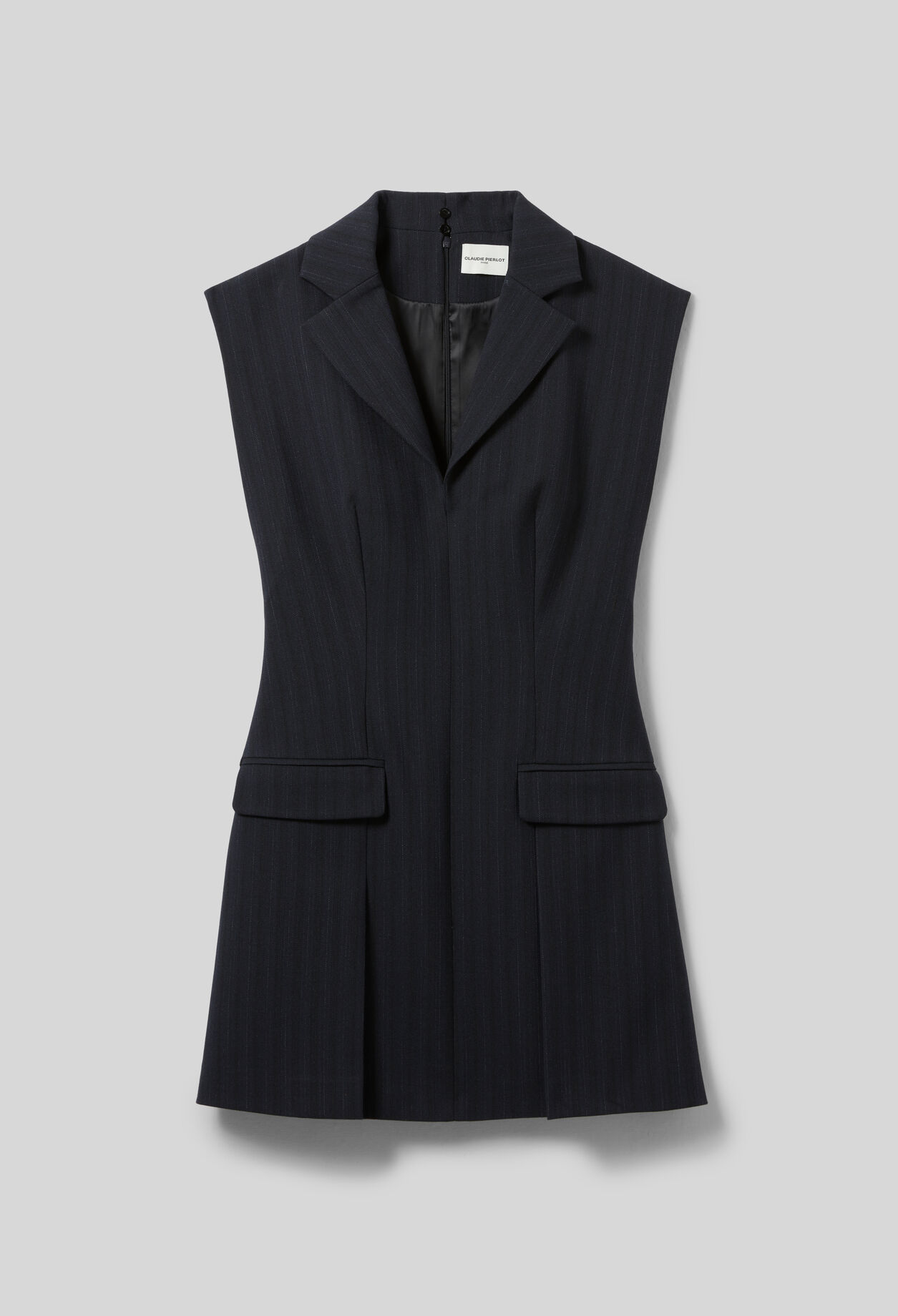 Robe courte cintrée plis