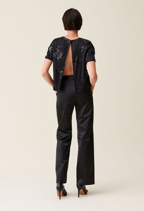 Top noir sequins brodés