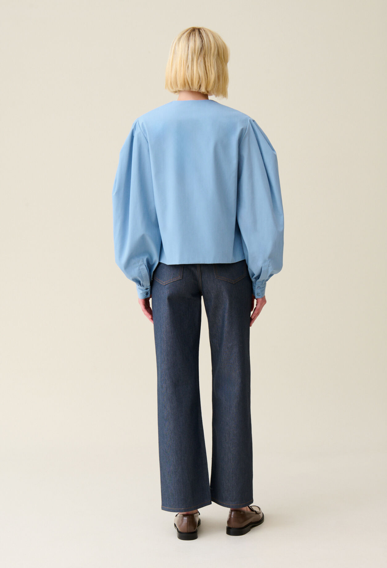 Blouse col V à nouer