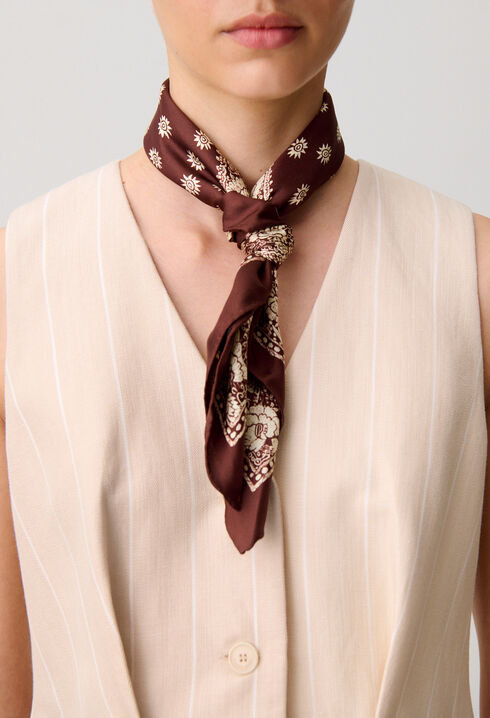 Foulard carr&eacute; imprim&eacute;