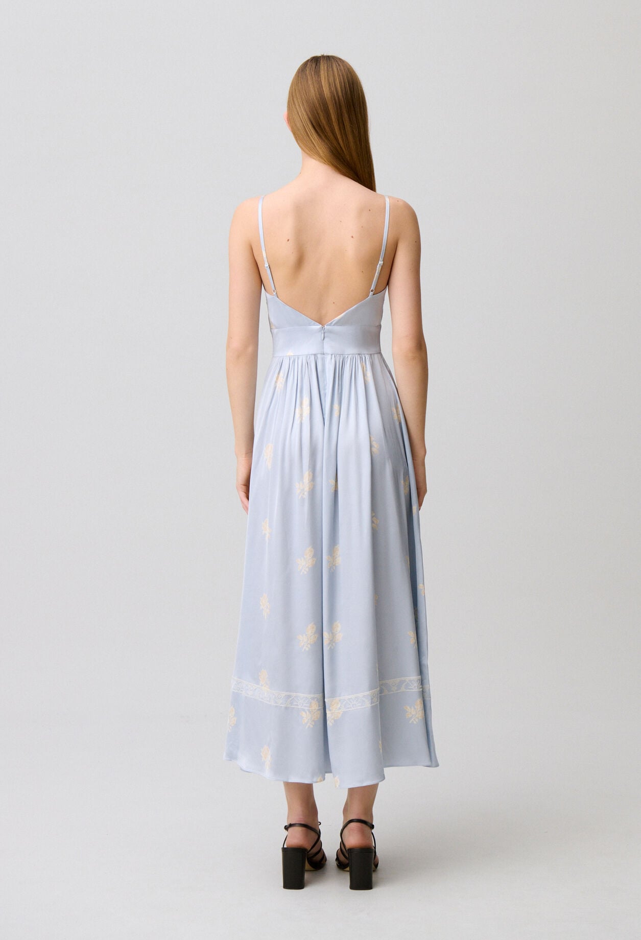 Robe &agrave; bretelles fluide