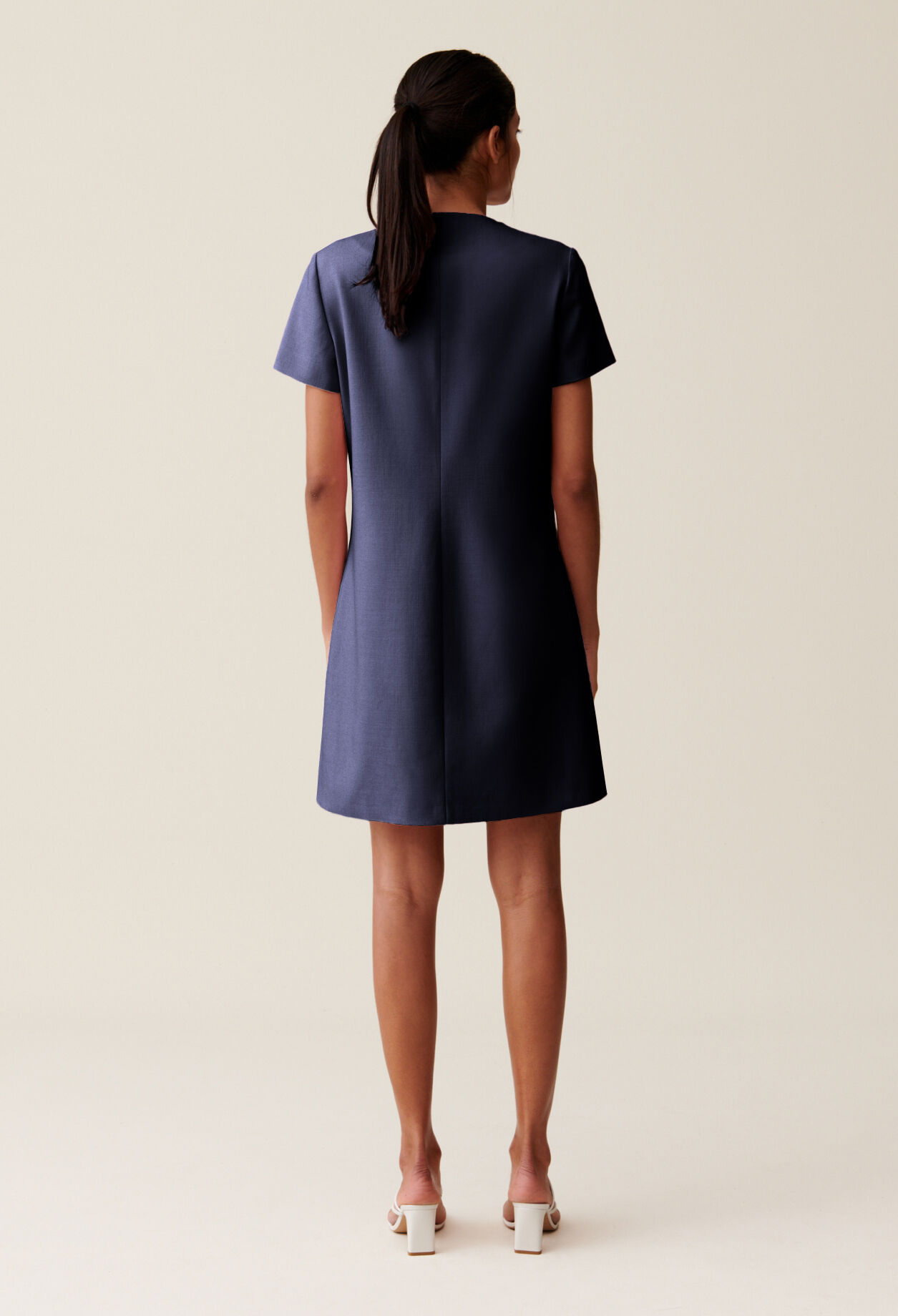 Robe courte boutonnée