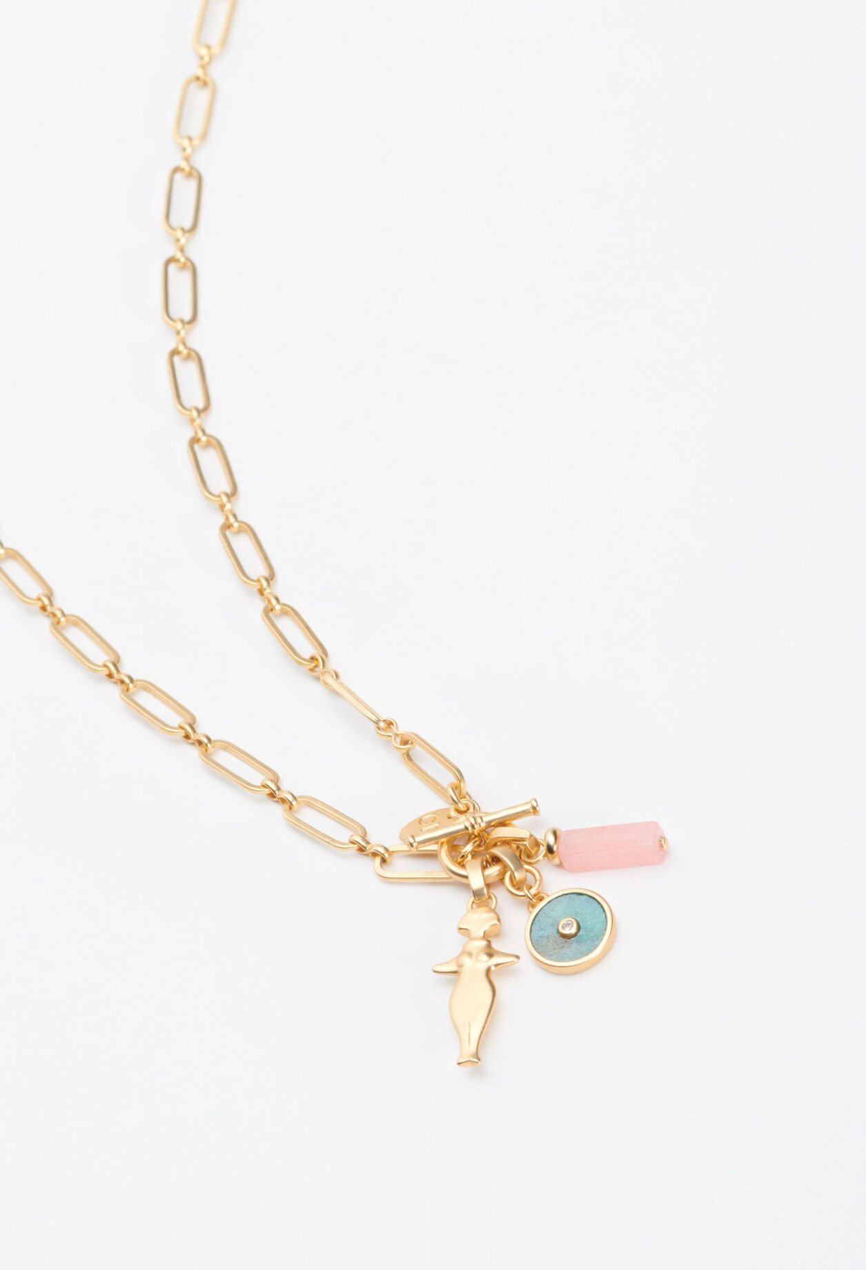 Long collier à charms