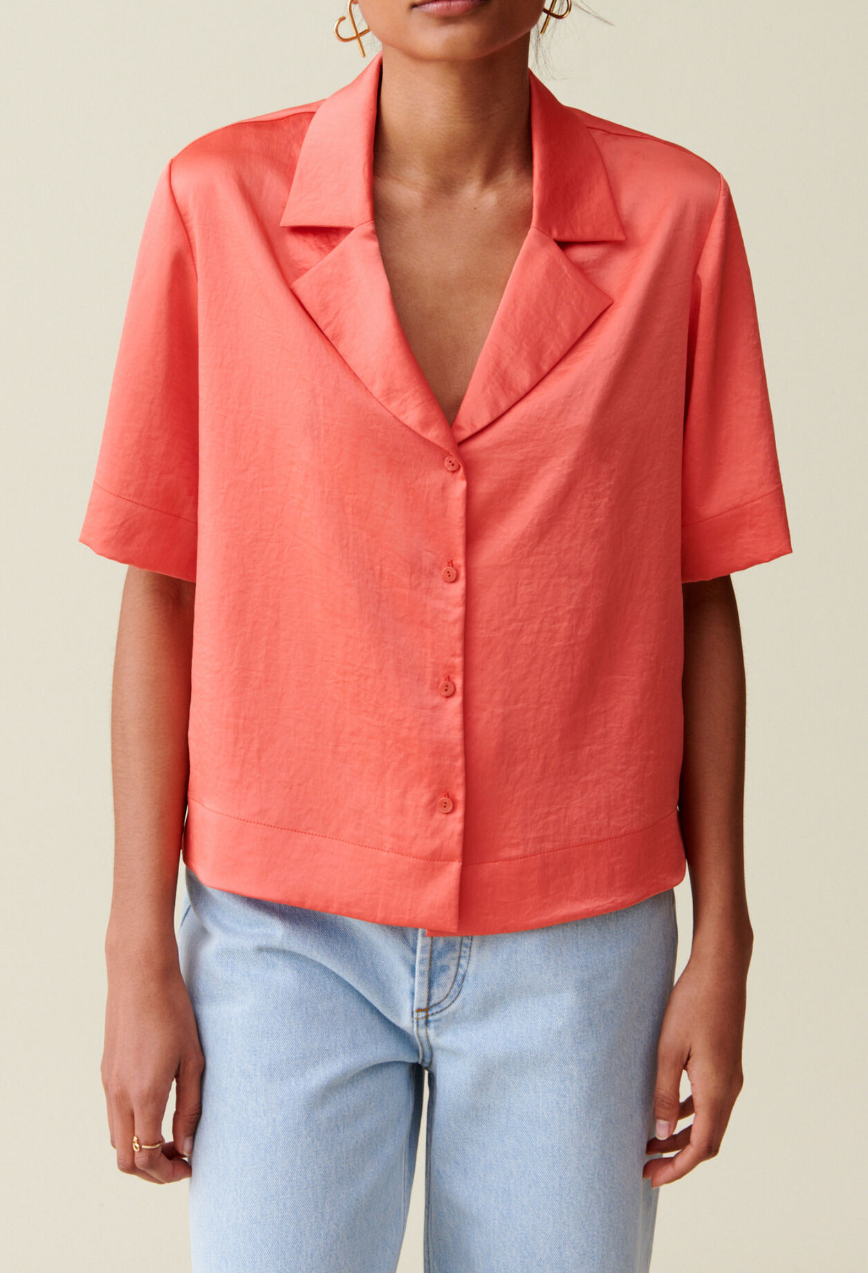 Chemise  fluide satin&eacute;e