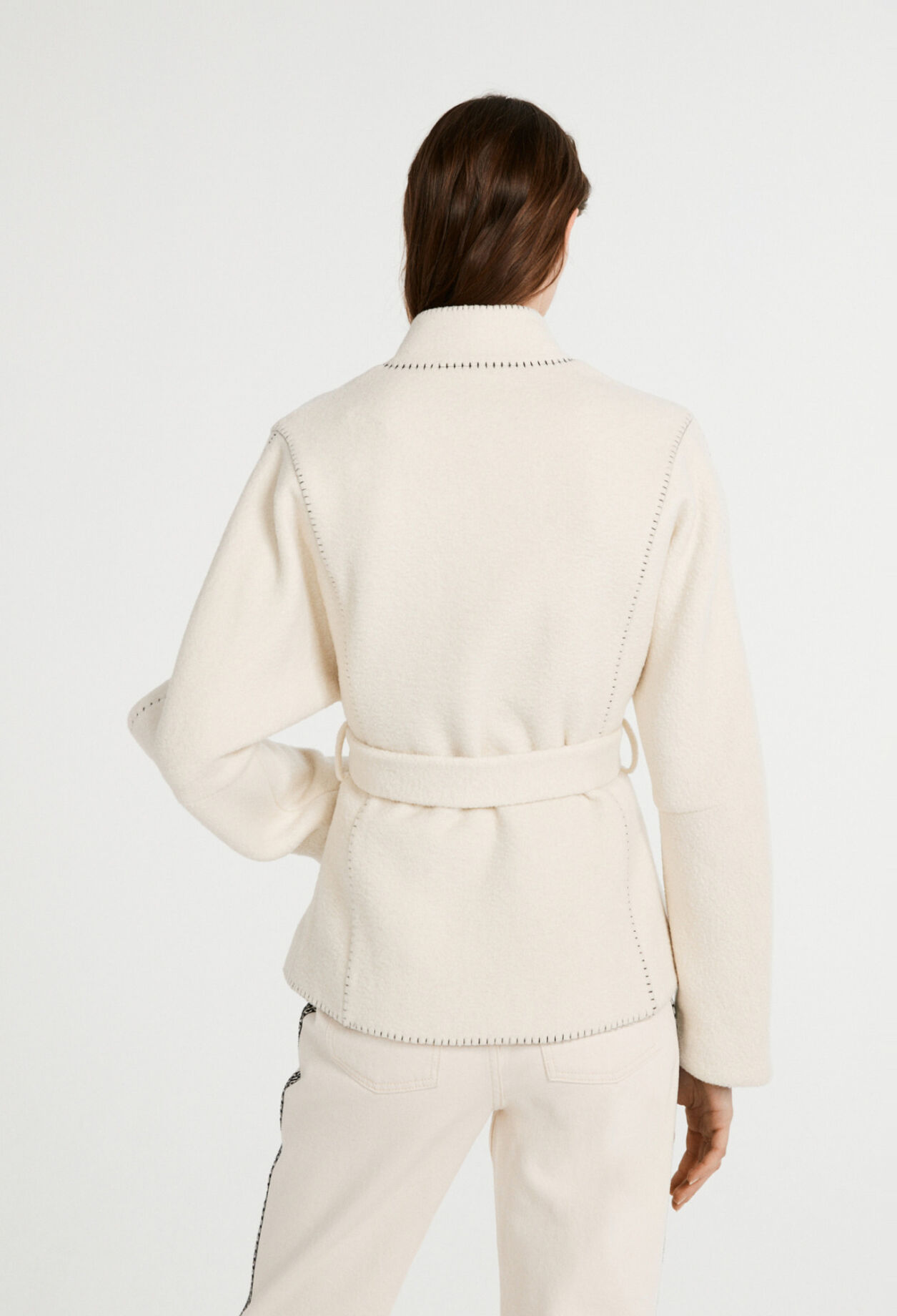 Veste coupe droite ceinturée