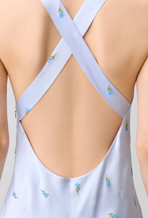 Robe satin dos nu