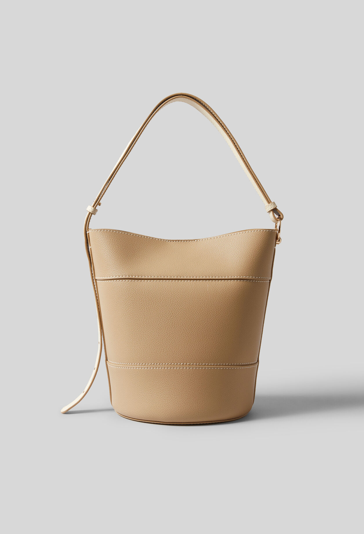Sac seau Solveig cuir grain&eacute;